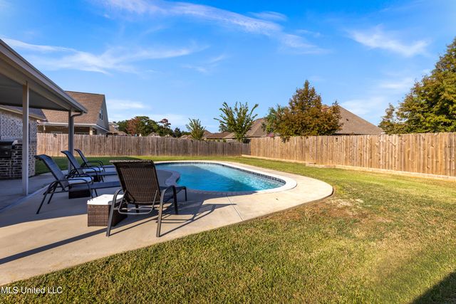 712 Champagne Drive, Biloxi, MS 39532