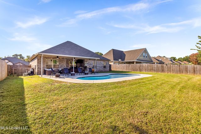 712 Champagne Drive, Biloxi, MS 39532