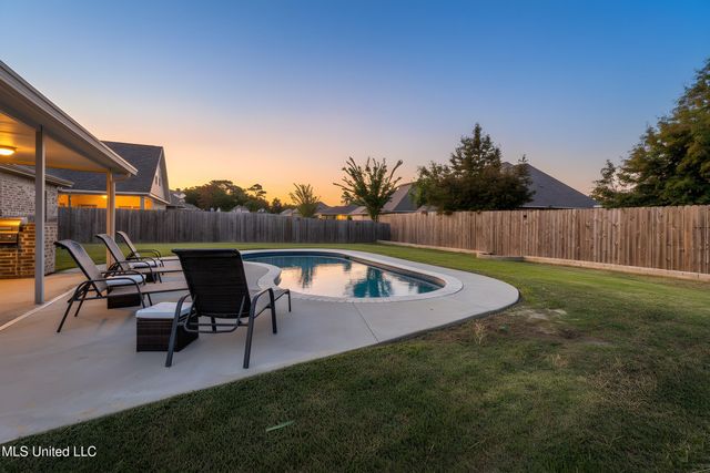 712 Champagne Drive, Biloxi, MS 39532