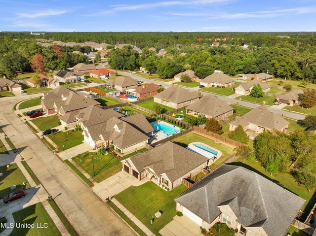 712 Champagne Drive, Biloxi, MS 39532