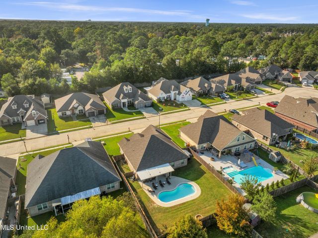 712 Champagne Drive, Biloxi, MS 39532