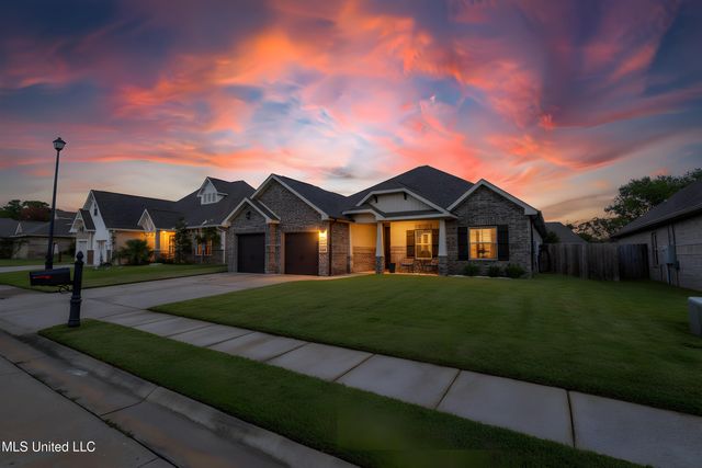 712 Champagne Drive, Biloxi, MS 39532