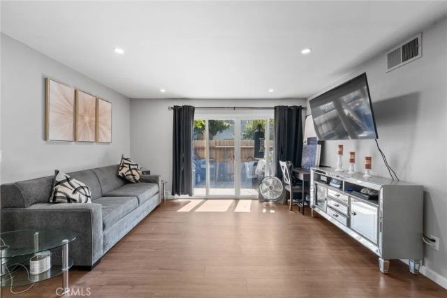 2511 W Sunflower P4, Santa Ana, CA 92704