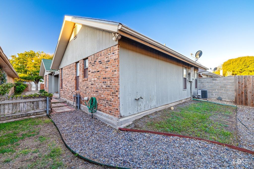 Image 24 of property listing at 1624 Utah Ave, San Angelo, TX 76904