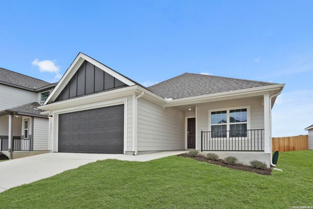 1221 Sweden, Seguin, TX 78155
