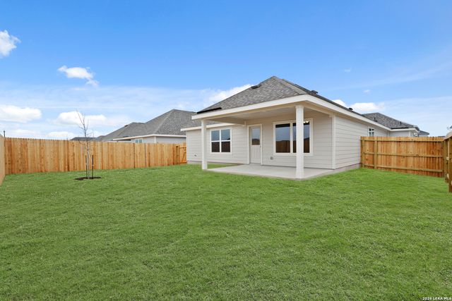 1221 Sweden, Seguin, TX 78155