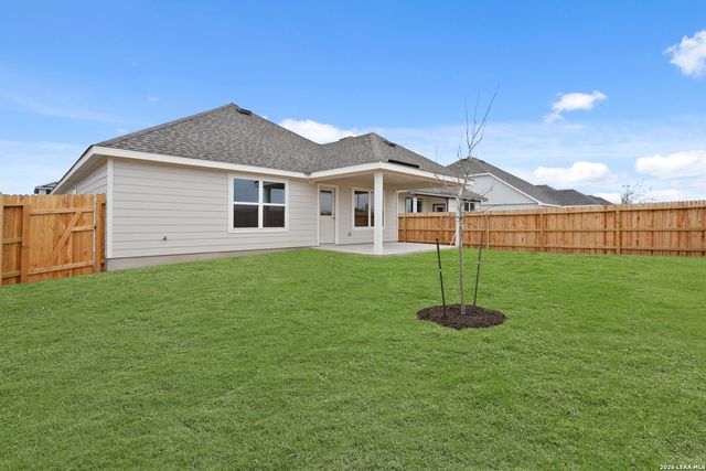 1221 Sweden, Seguin, TX 78155