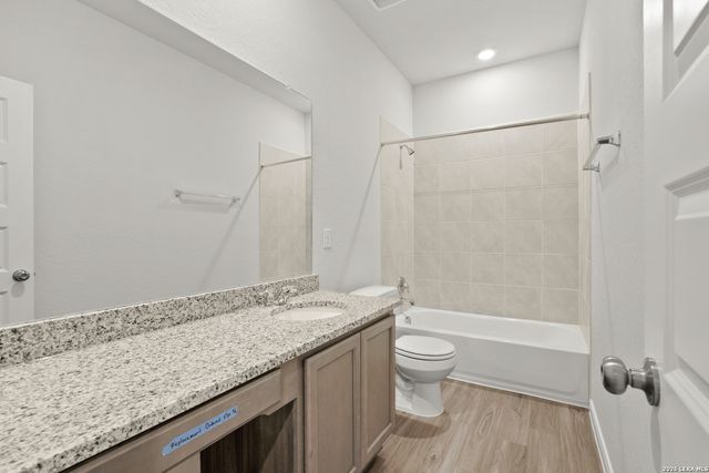 1221 Sweden, Seguin, TX 78155