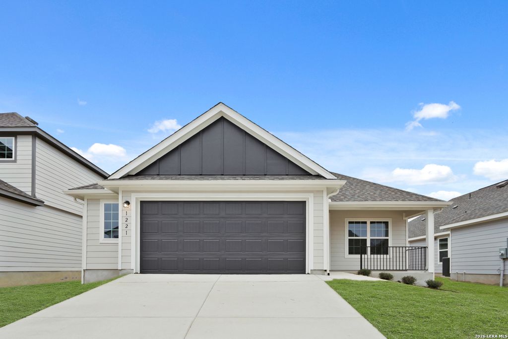 1221 Sweden, Seguin, TX 78155