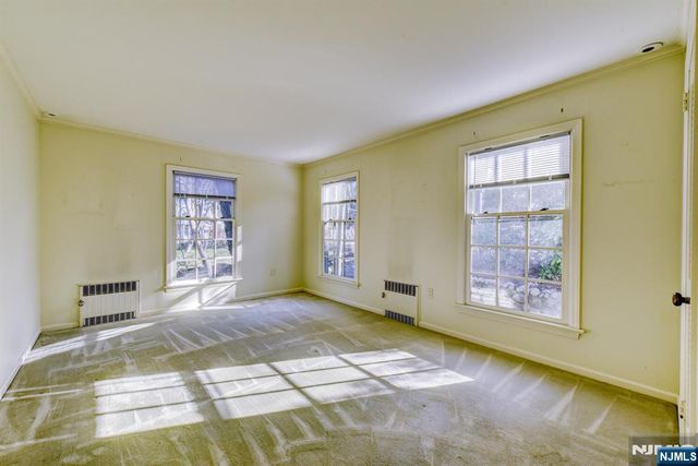 15 Overlook Road, Caldwell, NJ 07006