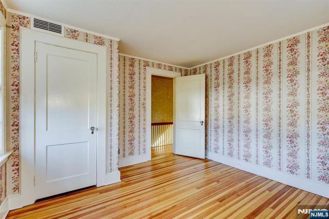 15 Overlook Road, Caldwell, NJ 07006