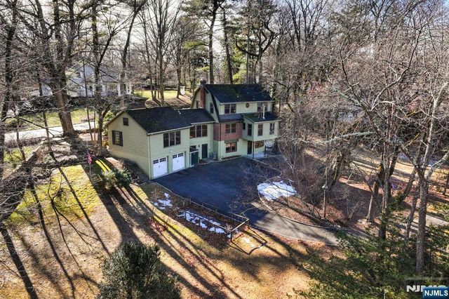 15 Overlook Road, Caldwell, NJ 07006