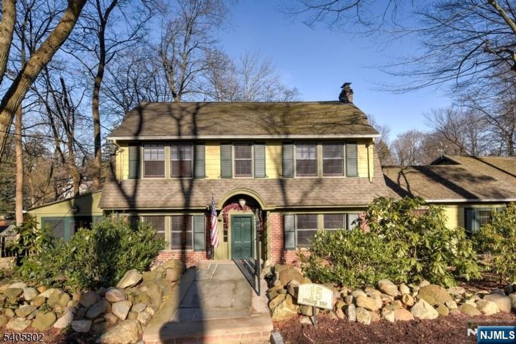 15 Overlook Road, Caldwell, NJ 07006