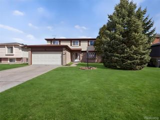 4667 Bloomfield Drive, Sterling Heights, MI 48310