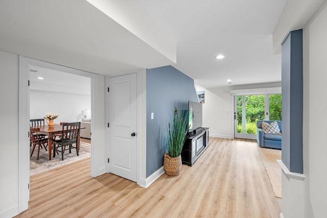4 Talbot Lane, Reading, MA 01867