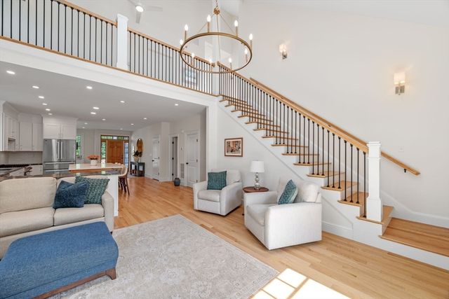 4 Talbot Lane, Reading, MA 01867