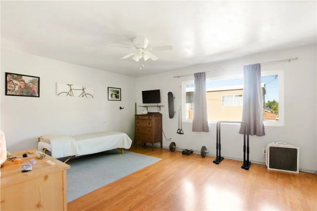 207 E Morningside Street, Long Beach, CA 90805