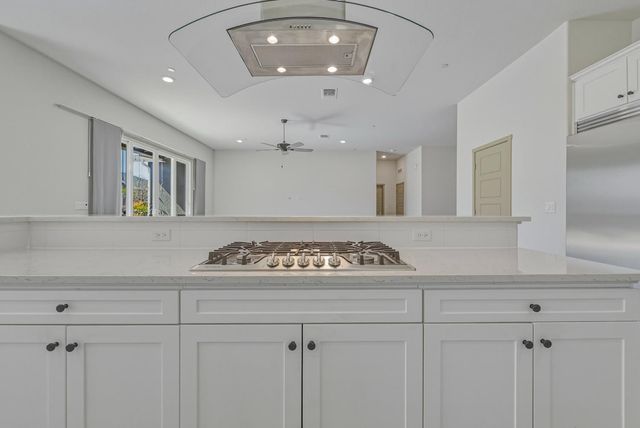 2446 Valverde Dr, Merced, CA 95340