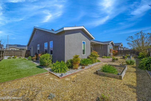 2446 Valverde Dr, Merced, CA 95340