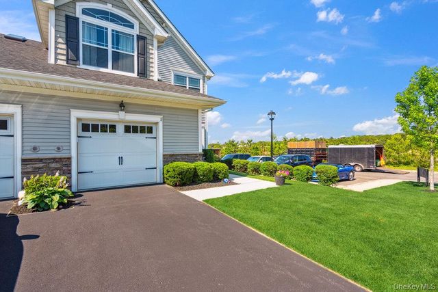 1 Willow Terrace, Coram, NY 11727