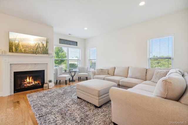 1 Willow Terrace, Coram, NY 11727