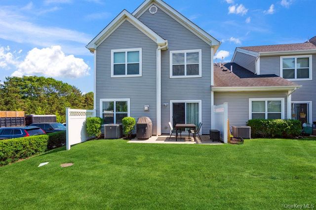 1 Willow Terrace, Coram, NY 11727