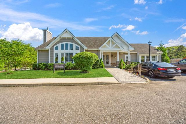 1 Willow Terrace, Coram, NY 11727