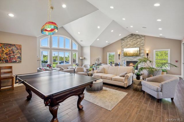 1 Willow Terrace, Coram, NY 11727