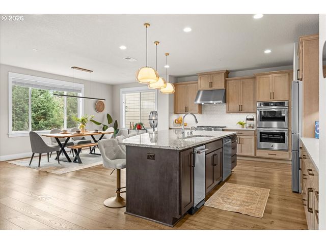 6114 Nw OLYMPIC St, Camas, WA 98607