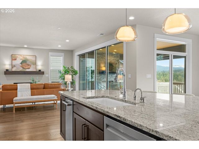 6114 Nw OLYMPIC St, Camas, WA 98607