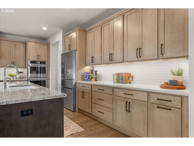 6114 Nw OLYMPIC St, Camas, WA 98607