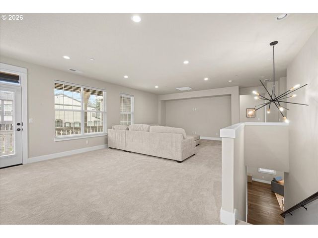 6114 Nw OLYMPIC St, Camas, WA 98607