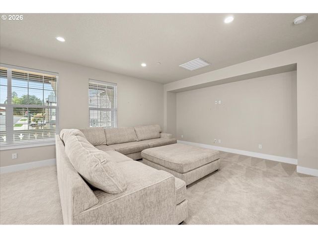 6114 Nw OLYMPIC St, Camas, WA 98607