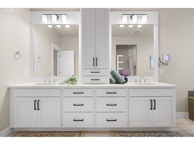 6114 Nw OLYMPIC St, Camas, WA 98607