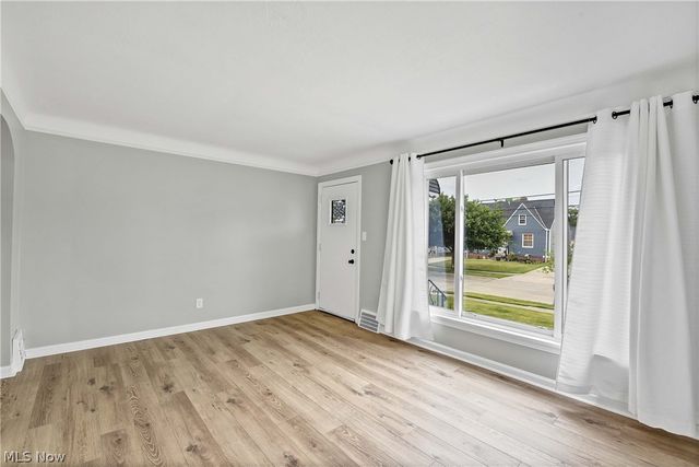 6207 Delora Avenue, Brooklyn, OH 44144