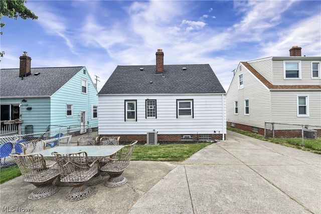 6207 Delora Avenue, Brooklyn, OH 44144