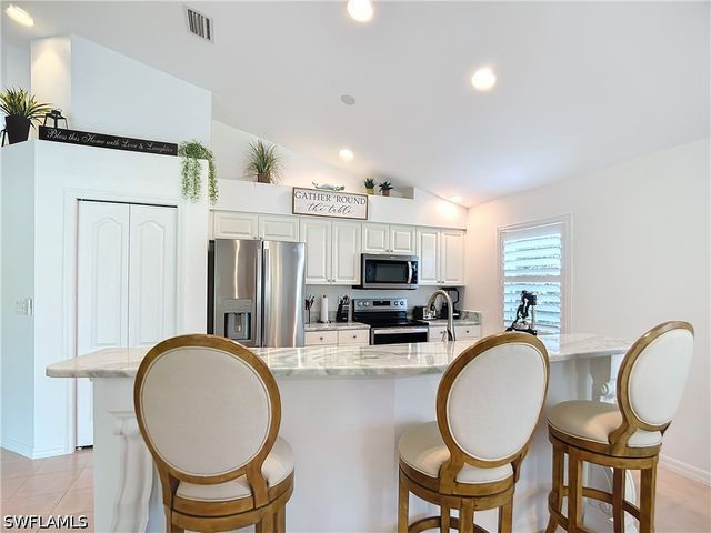 8452 Indian Wells WAY, Naples, FL 34113