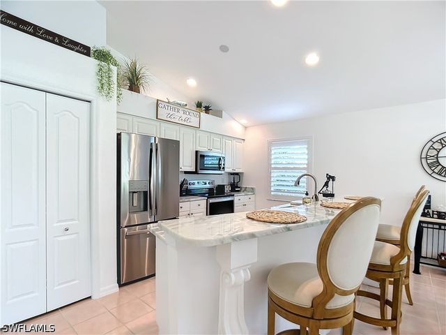 8452 Indian Wells WAY, Naples, FL 34113