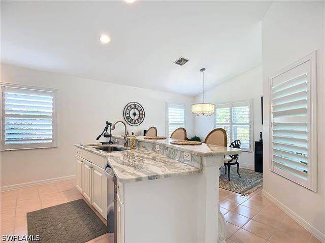 8452 Indian Wells WAY, Naples, FL 34113