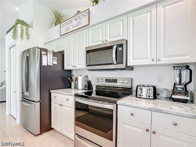 8452 Indian Wells WAY, Naples, FL 34113