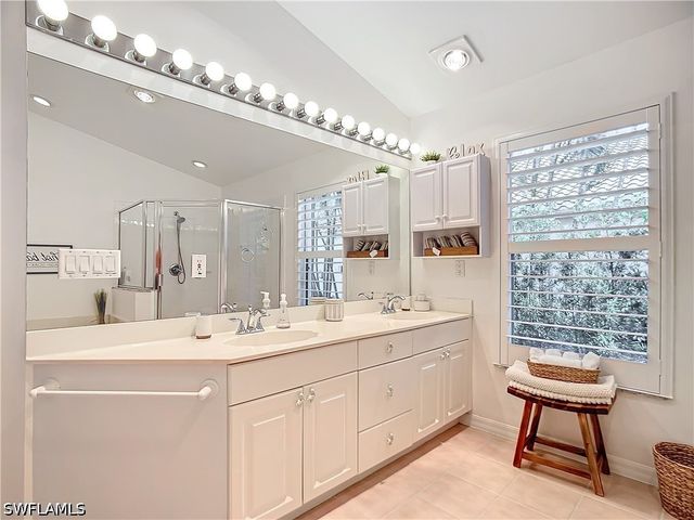 8452 Indian Wells WAY, Naples, FL 34113