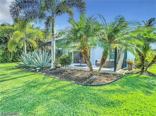8452 Indian Wells WAY, Naples, FL 34113