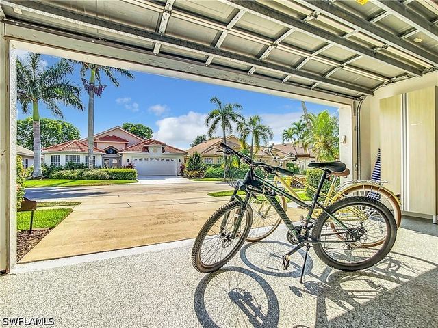 8452 Indian Wells WAY, Naples, FL 34113