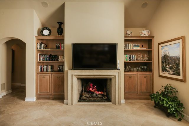 30 Burning Tree, Newport Beach, CA 92660