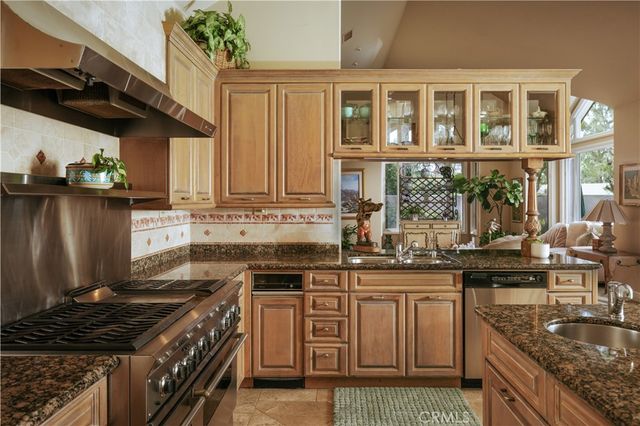 30 Burning Tree, Newport Beach, CA 92660