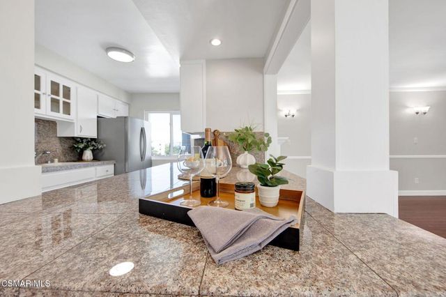 12955 Riverside Drive 307, Sherman Oaks, CA 91423