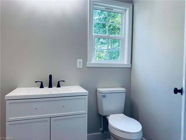 733 2nd Rainbow Street, Lexington, NC 27295