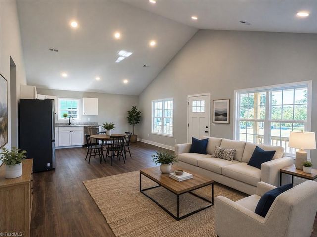 733 2nd Rainbow Street, Lexington, NC 27295