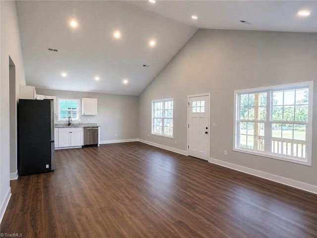 733 2nd Rainbow Street, Lexington, NC 27295
