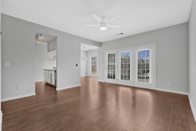 907 Churchill Xing Unit 907, Madison, TN 37115